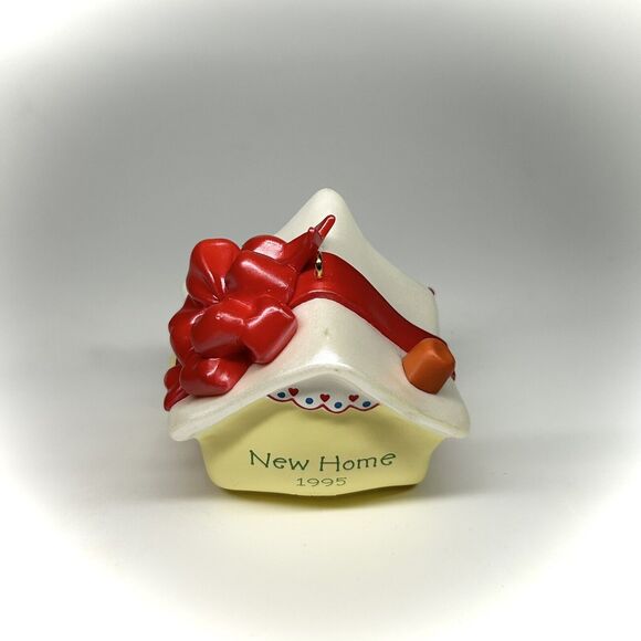 Hallmark Keepsake Christmas Ornament 1995 Happy New Home Cute House with a Bow - Picture 3 of 7